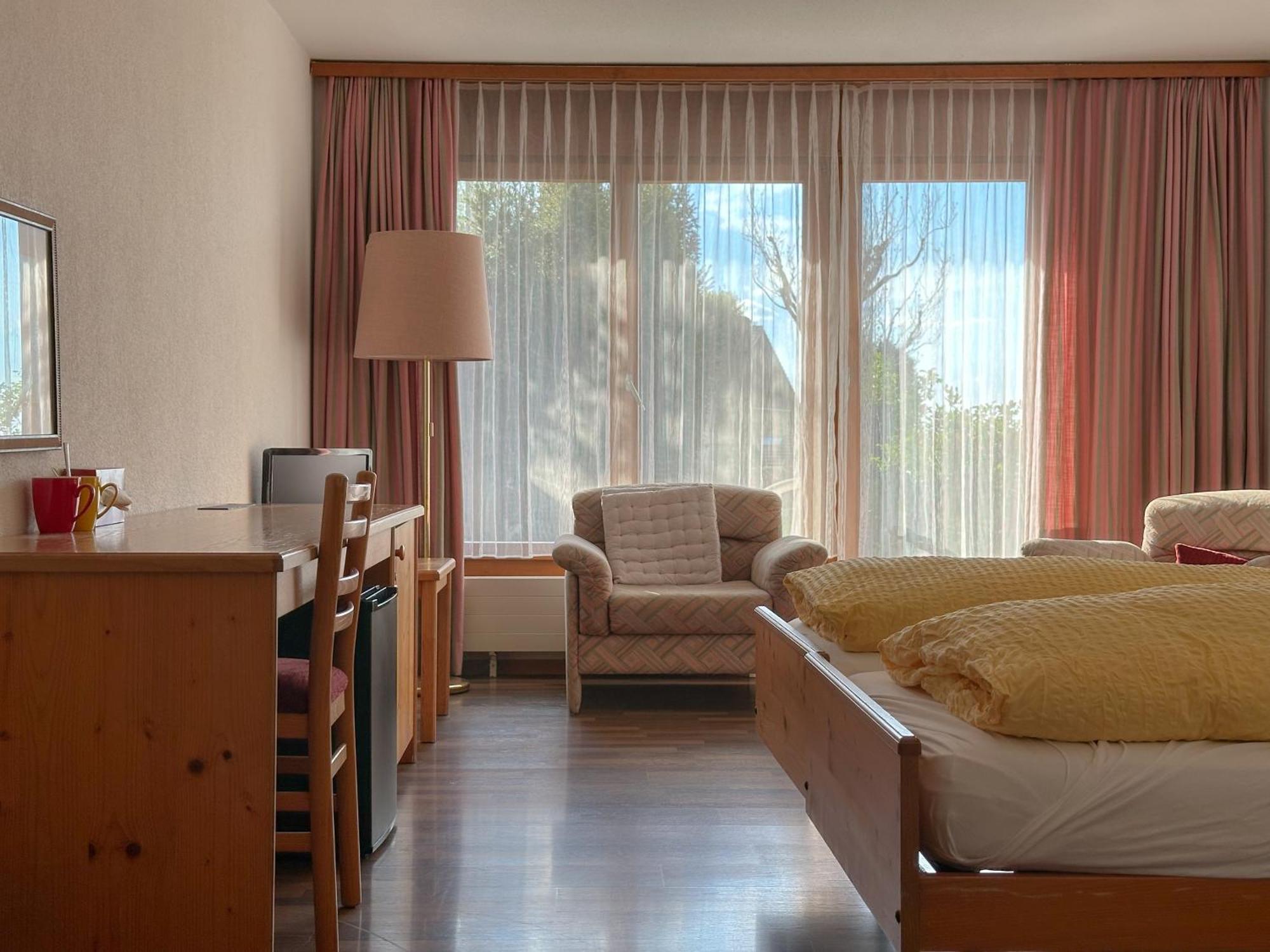 Hotel Aeschipark Aeschi Bei Spiez Buitenkant foto