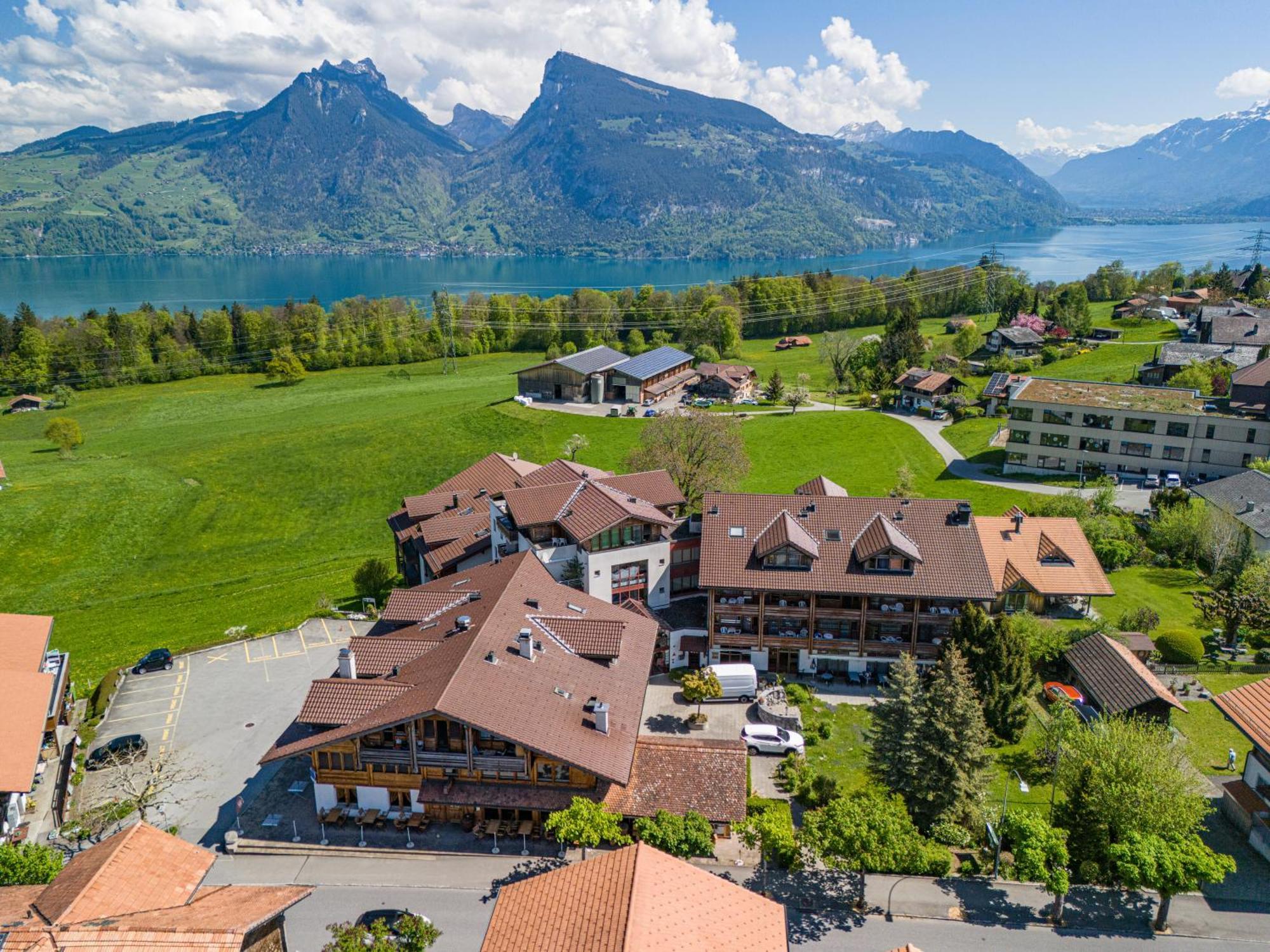 Hotel Aeschipark Aeschi Bei Spiez Buitenkant foto