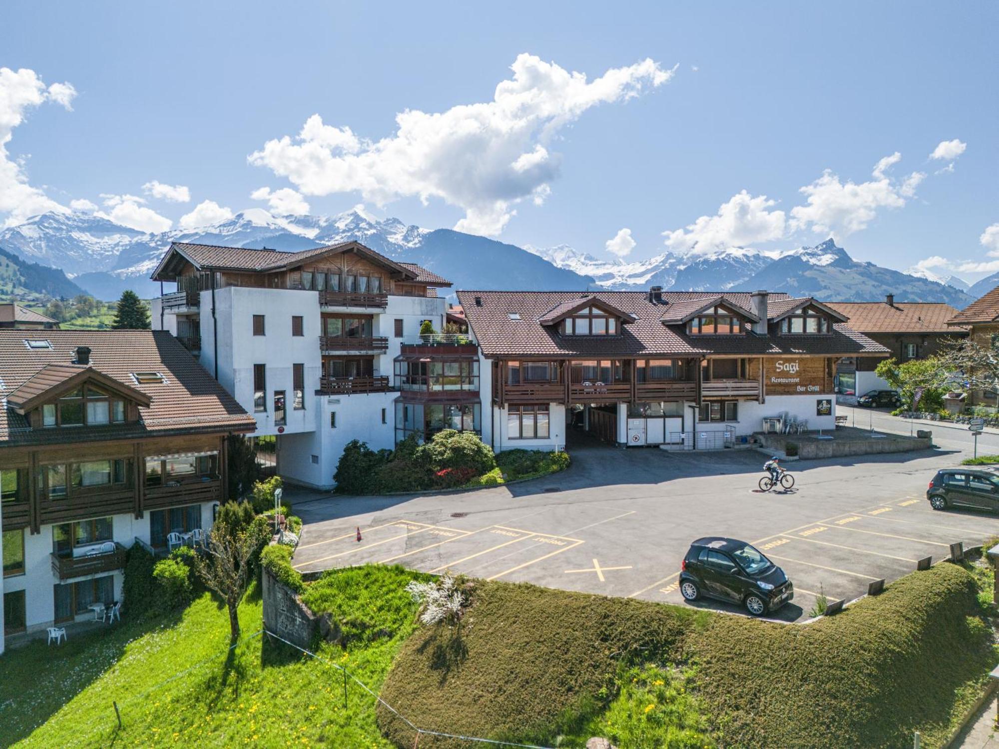 Hotel Aeschipark Aeschi Bei Spiez Buitenkant foto